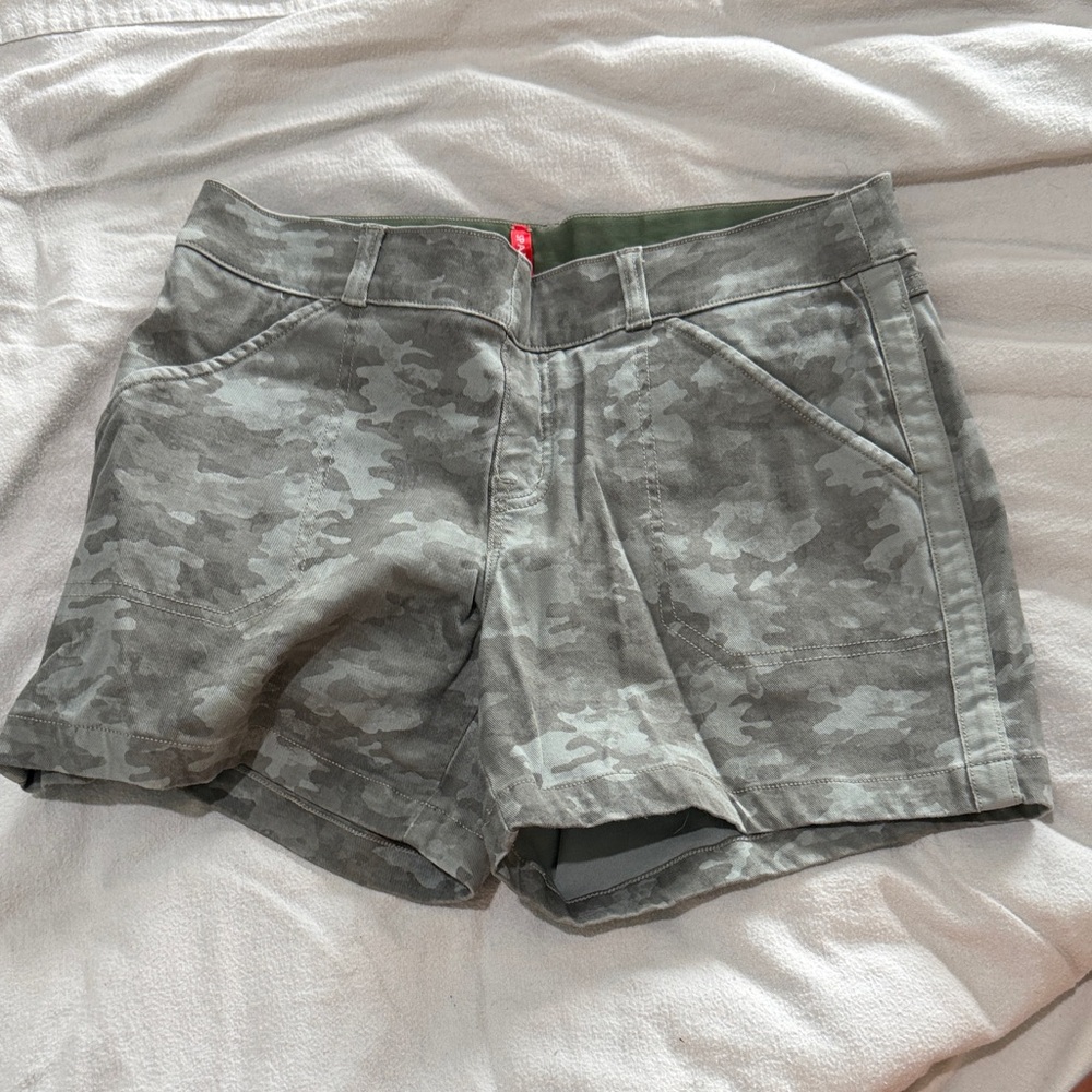 SPANX Women's Camouflage Shorts